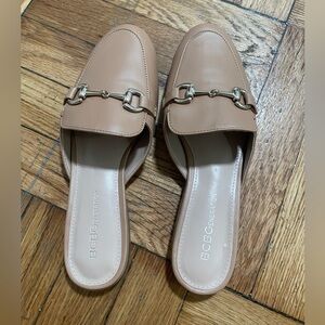 BCBG NUDE SLIDE SHOES
